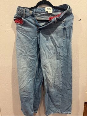 BDG Light Wash Relaxed Straight Jeans with Red Pocket Accent
